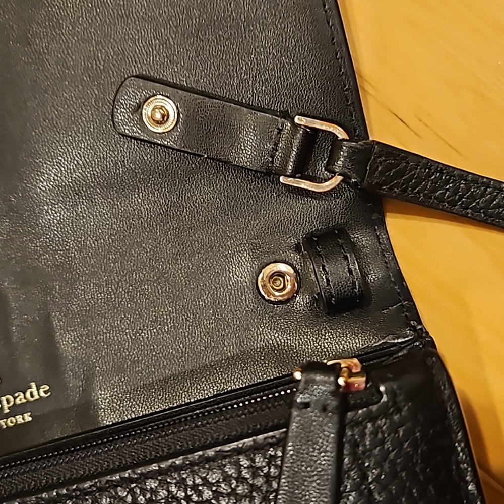 Kate Spade Pebble Leather Harlow Wallet on a String Black in Good Used Condition - Picture 9 of 15